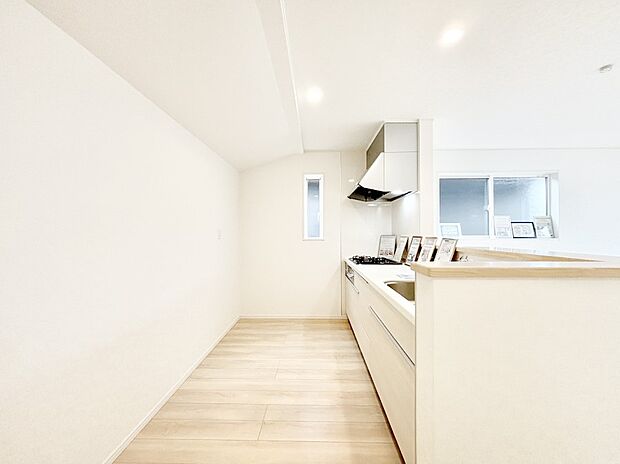 広々とした使い勝手の良いキッチンで日々のお料理も楽しくなりそう