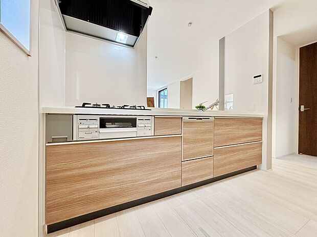 料理をしながらでもご家族との会話を楽しめる対面キッチン