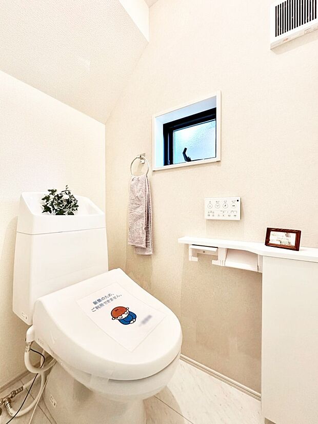 トイレは1階と2階それぞれに配置されていてとても便利です。