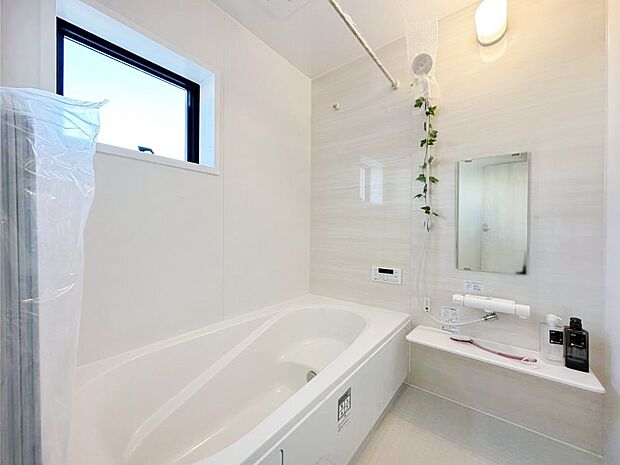 落ち着いた雰囲気でゆっくりお寛ぎいただけるバスルーム