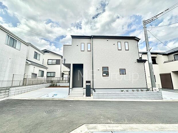 洗練された外観、上質な住空間が広がる室内は永く安心して過ごせる住居です。