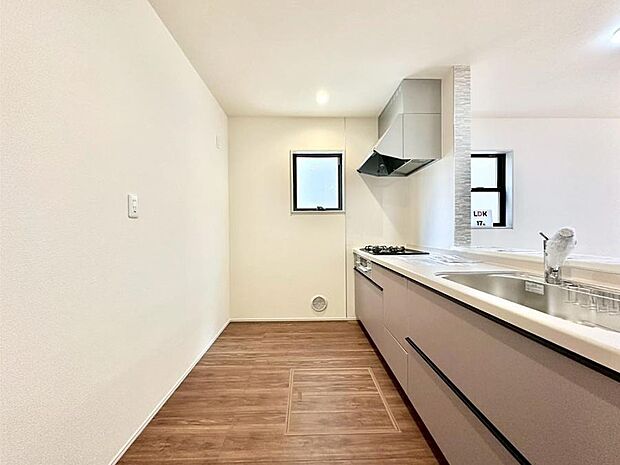 ゆとりあるキッチンではご家族と楽しくお料理ができます。