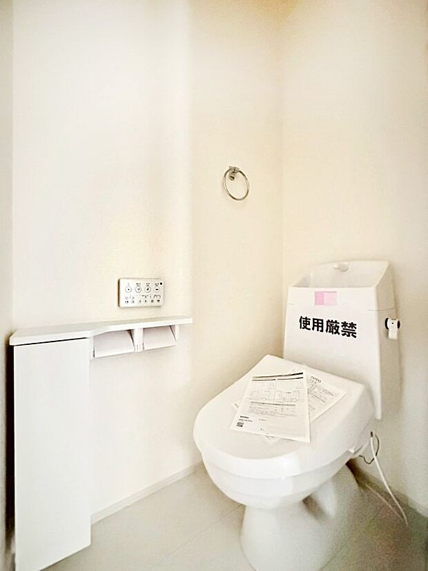 白を基調とした清潔感のある落ち着ける空間　