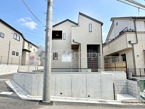 たっぷりの陽光と心地よい風が舞い込む住まい