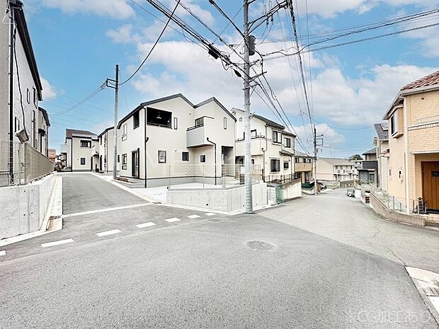 角地なので日当たりも良く、お家が堂々として見えます。