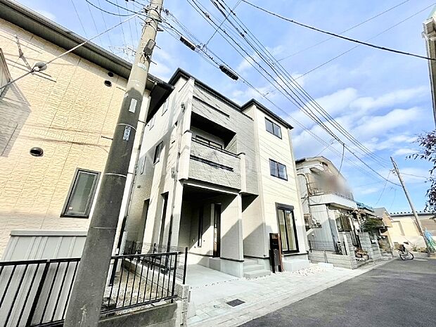 たっぷりの陽光と心地よい風が舞い込む住まい