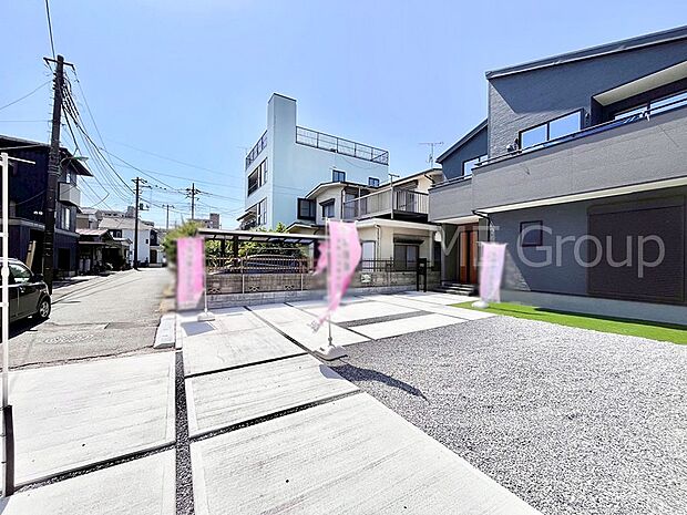 前面道路はきちんと整備されています  