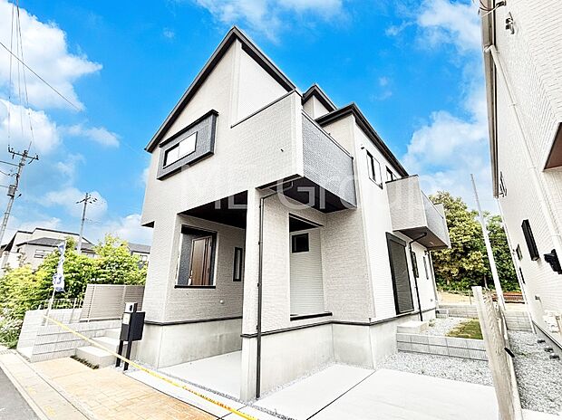 洗練された外観、上質な住空間が広がる室内は永く安心して過ごせる住居です。