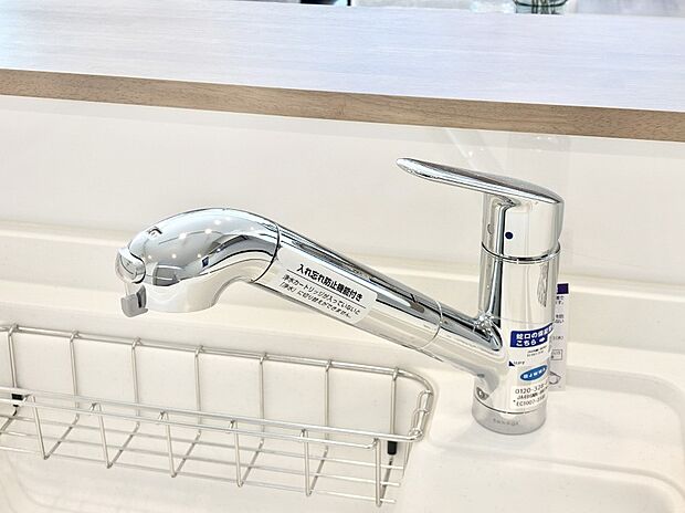 いつでも清潔なおいしいお水を。一つの水栓で水道水と浄水を使い分け。