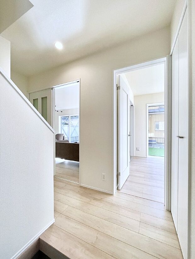 明るい玄関はお客様をお出迎えするのにぴったりです!