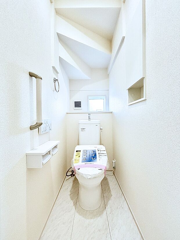 ウォシュレット付きトイレが1階と2階それぞれに配置されていてとても便利です。 