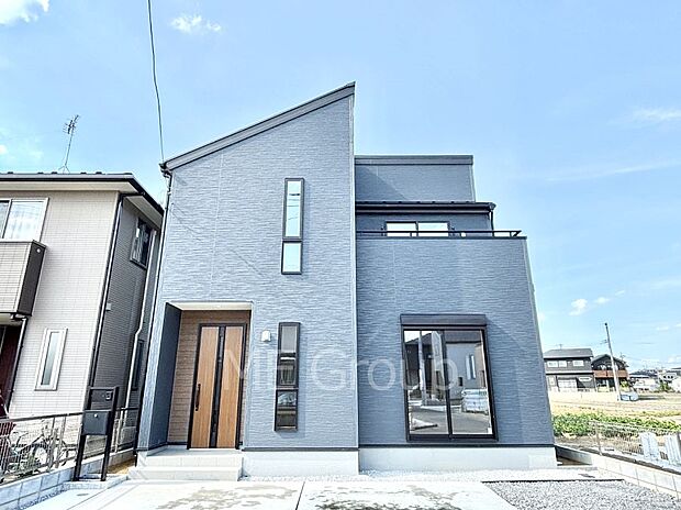 洗練された外観、上質な住空間が広がる室内は永く安心して過ごせる住居です。