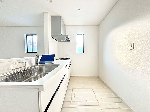 ゆとりあるキッチンではご家族と楽しくお料理ができます。