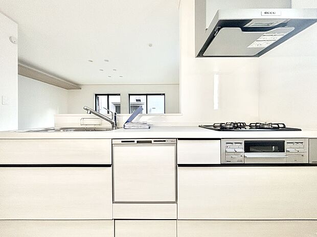 料理をしながらでもご家族との会話を楽しめる対面キッチン