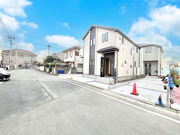 前面道路はきちんと整備されています