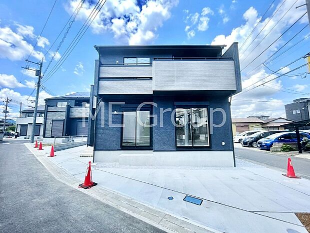 たっぷりの陽光と心地よい風が舞い込む住まい
