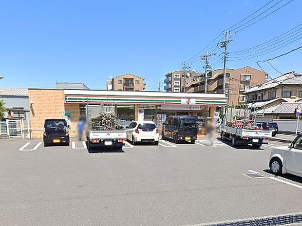 コンビニ 300m セブン-イレブン 浦和内谷4丁目店
