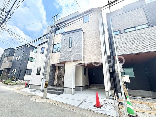 たっぷりの陽光と開放感に包まれる明るい住まい