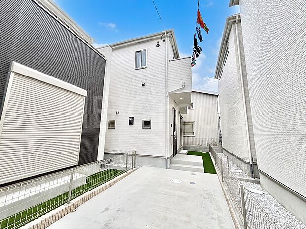 洗練された外観、上質な住空間が広がる室内は永く安心して過ごせる住居です。