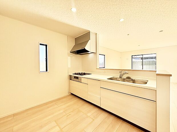 料理をしながらでもご家族との会話を楽しめる対面キッチン