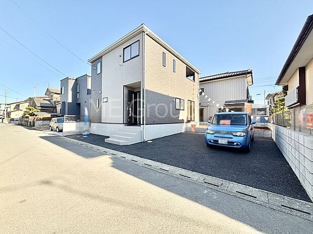 前面道路はきちんと整備されています  