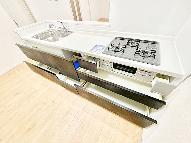 使いやすさを優先したスライド式収納タイプ!