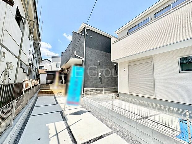 奥まった地形は、車道に面しておらず、静かでプライベート感を味わえる立地です。 