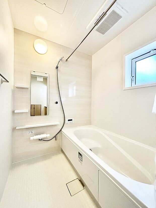 落ち着いた雰囲気でゆっくりお寛ぎいただけるバスルーム