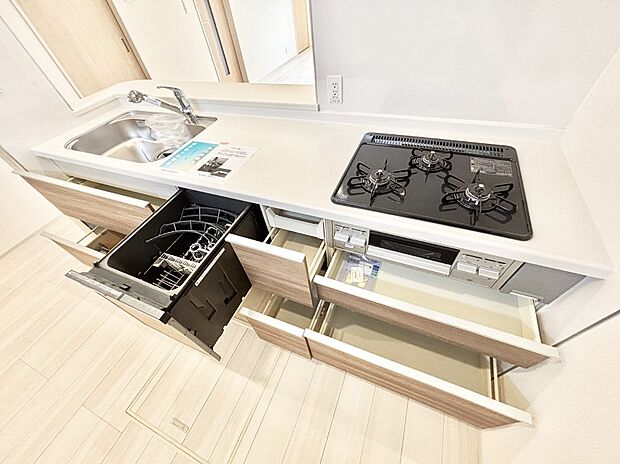 使いやすさを優先したスライド式収納タイプ!