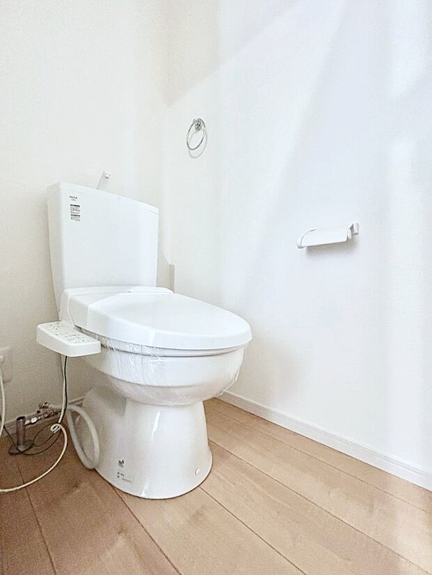 トイレは温水洗浄機能付き