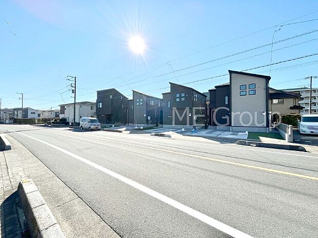 前面道路はきちんと整備されています