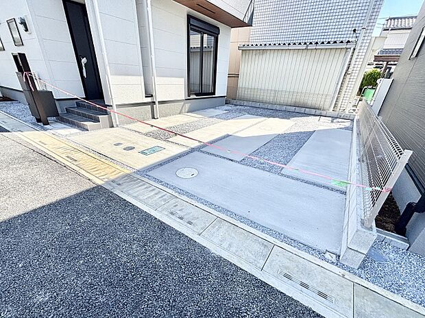 駐車2台可能！急なお客様の駐車に。また、ご家族の自転車スペースとしても大活躍。