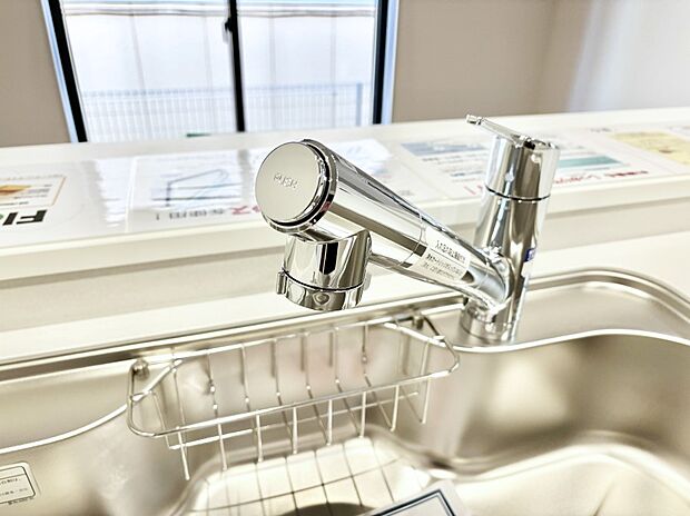 いつでも清潔なおいしいお水を。一つの水栓で水道水と浄水を使い分け。