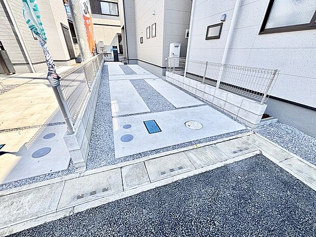駐車2台可能！急なお客様の駐車に。また、ご家族の自転車スペースとしても大活躍。