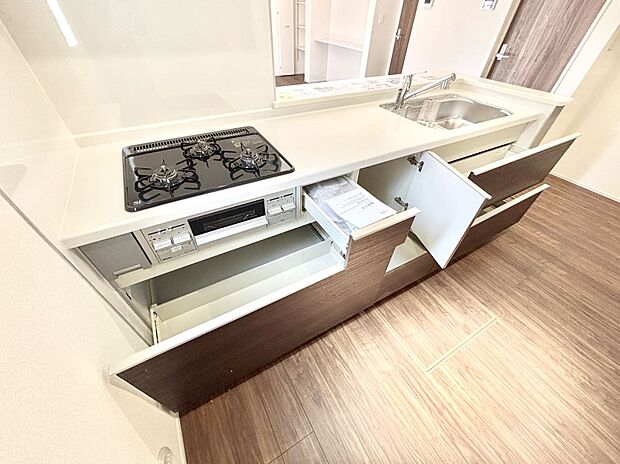 使いやすさを優先したスライド式収納タイプ!