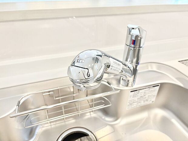 いつでも清潔なおいしいお水を。一つの水栓で水道水と浄水を使い分け。