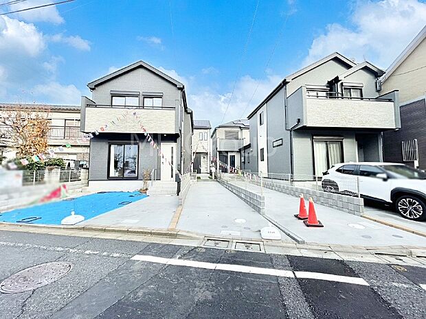 奥まった地形は、車道に面しておらず、静かでプライベート感を味わえる立地です。