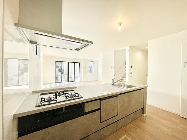 ゆとりあるキッチンではご家族と楽しくお料理ができます。