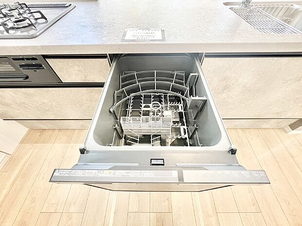 面倒なお片づけは食洗機にお任せ！家事の負担が減って、時間にも気持ちにもゆとりができます。