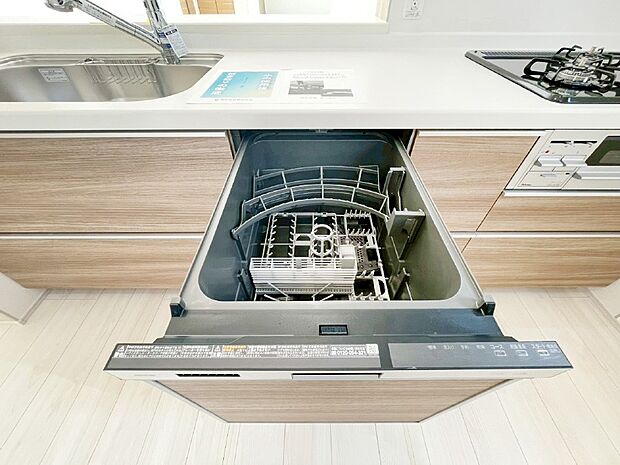 面倒なお片づけは食洗機にお任せ！家事の負担が減って、時間にも気持ちにもゆとりができます。