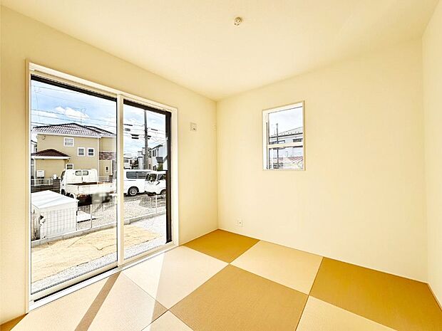 リビング隣接の和室は毎日の暮らしに癒しと安らぎをもたらしてくれます