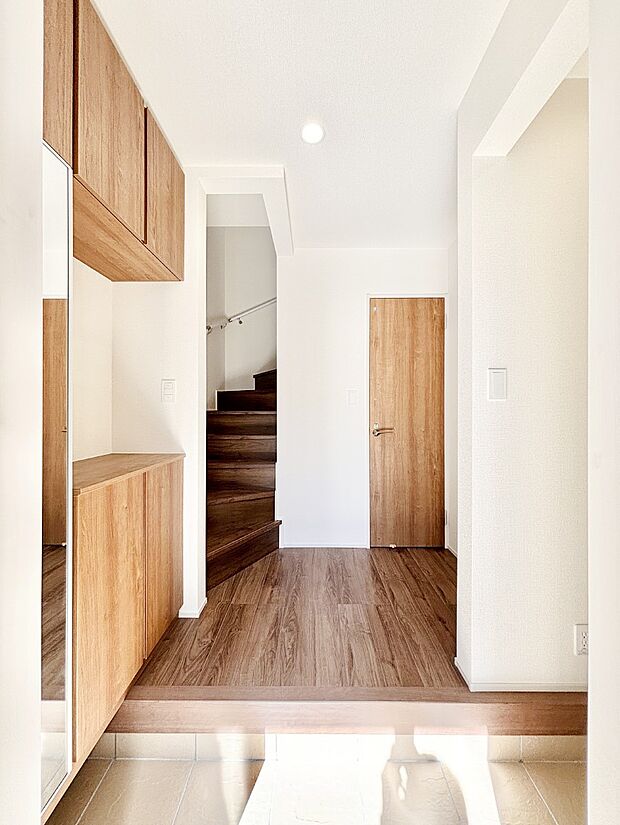 家族の帰宅やお客様をあたたかく迎える玄関