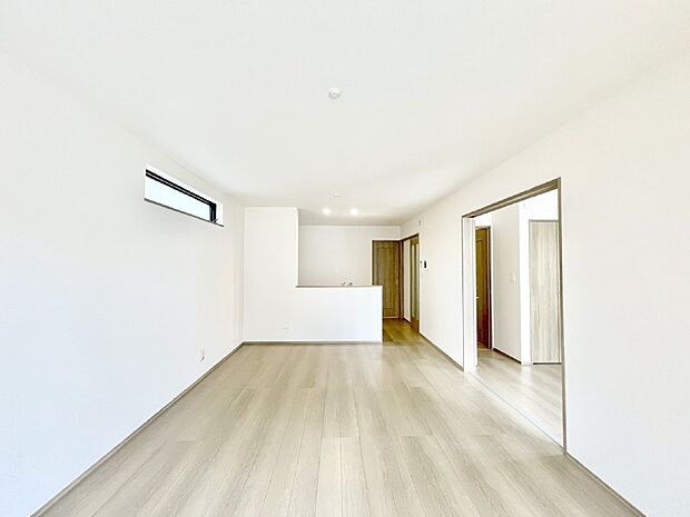 家族団らんの時間も増えそうなくつろぎのリビングダイニング。   