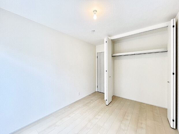 子供部屋にもおすすめな収納スペースたっぷりの居室