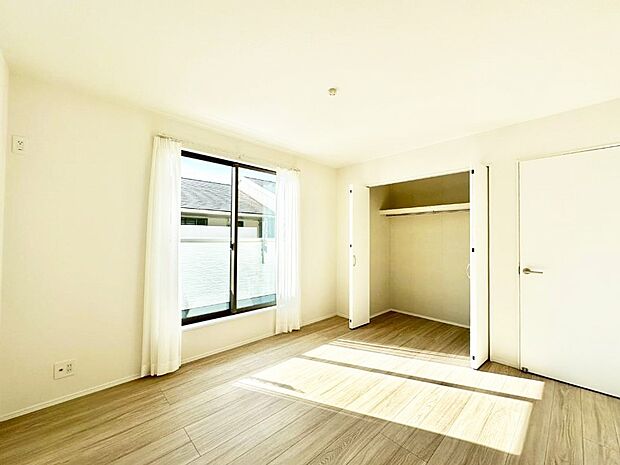 爽やかな日差しがお部屋全体を優しく包み込んでくれます