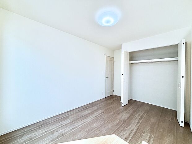 子供部屋にもおすすめな収納スペースたっぷりの居室