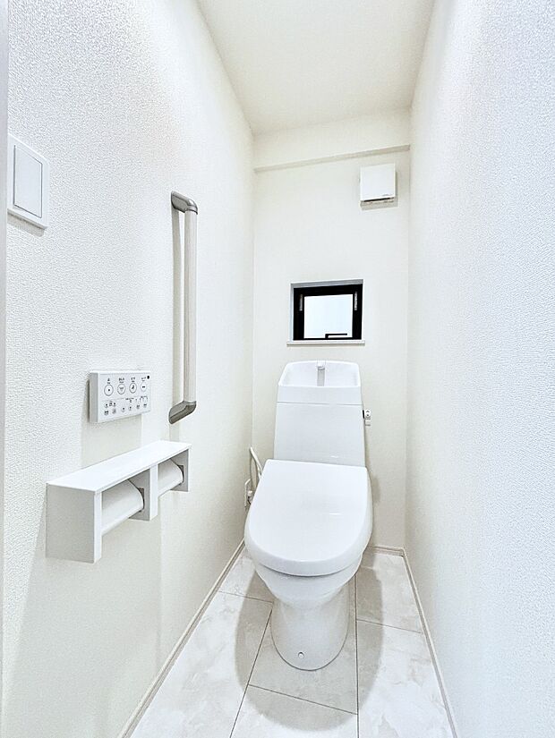 ウォシュレット付きトイレが1階と2階それぞれに配置されていてとても便利です。 