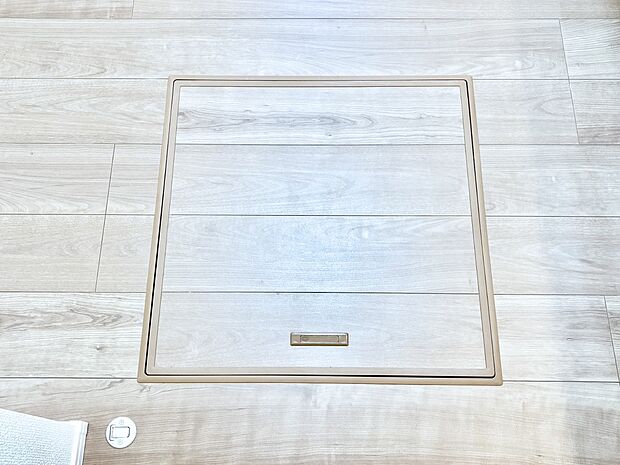床下収納付き!日用品・非常用品の収納にも大活躍。