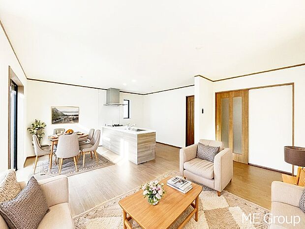 落ち着いた雰囲気のＬＤＫは家族みんなの快適空間※家具はCGです