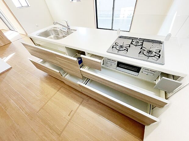 使いやすさを優先したスライド式収納タイプ!